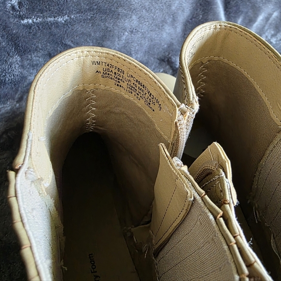 New women's Time and Tru Lug Chelsea Boots, beige / tan color, size 8 1/2 - Picture 6 of 6